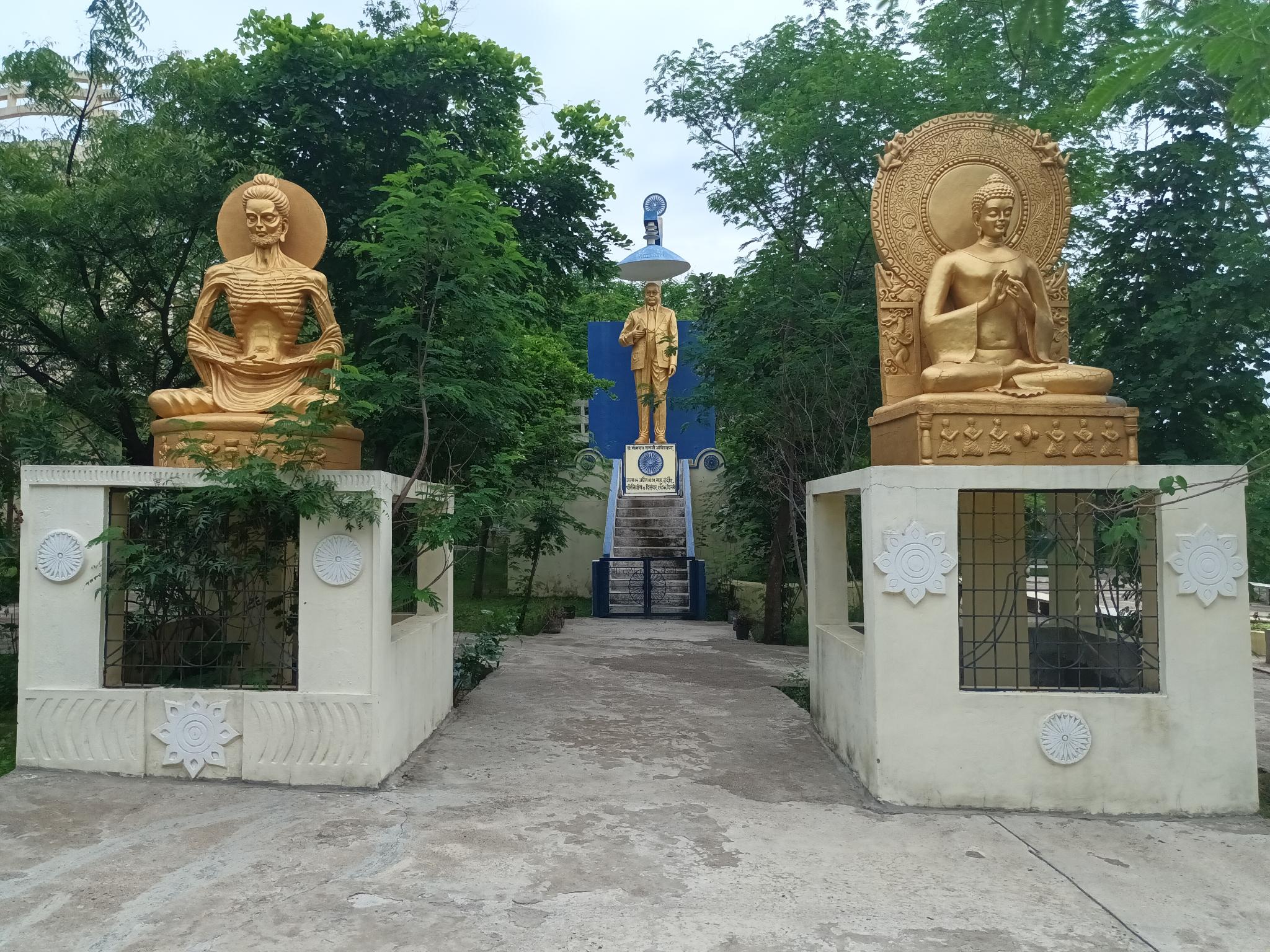 Central Statues: left Gautama Bodhisatva, center Bodhisatva Dr. Babasaheb Ambedkar, right Gautama Shakyamuni Buddha